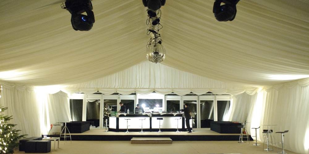 Accessories - Raised Bar with sofas above chequerboard dancefloor