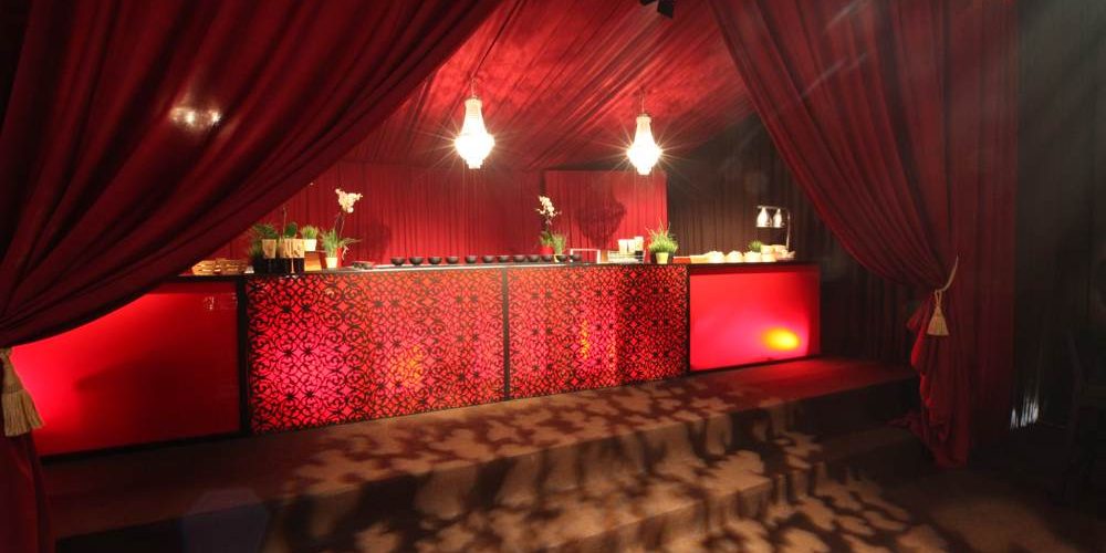 Accessories - Themed Bar with Curtains